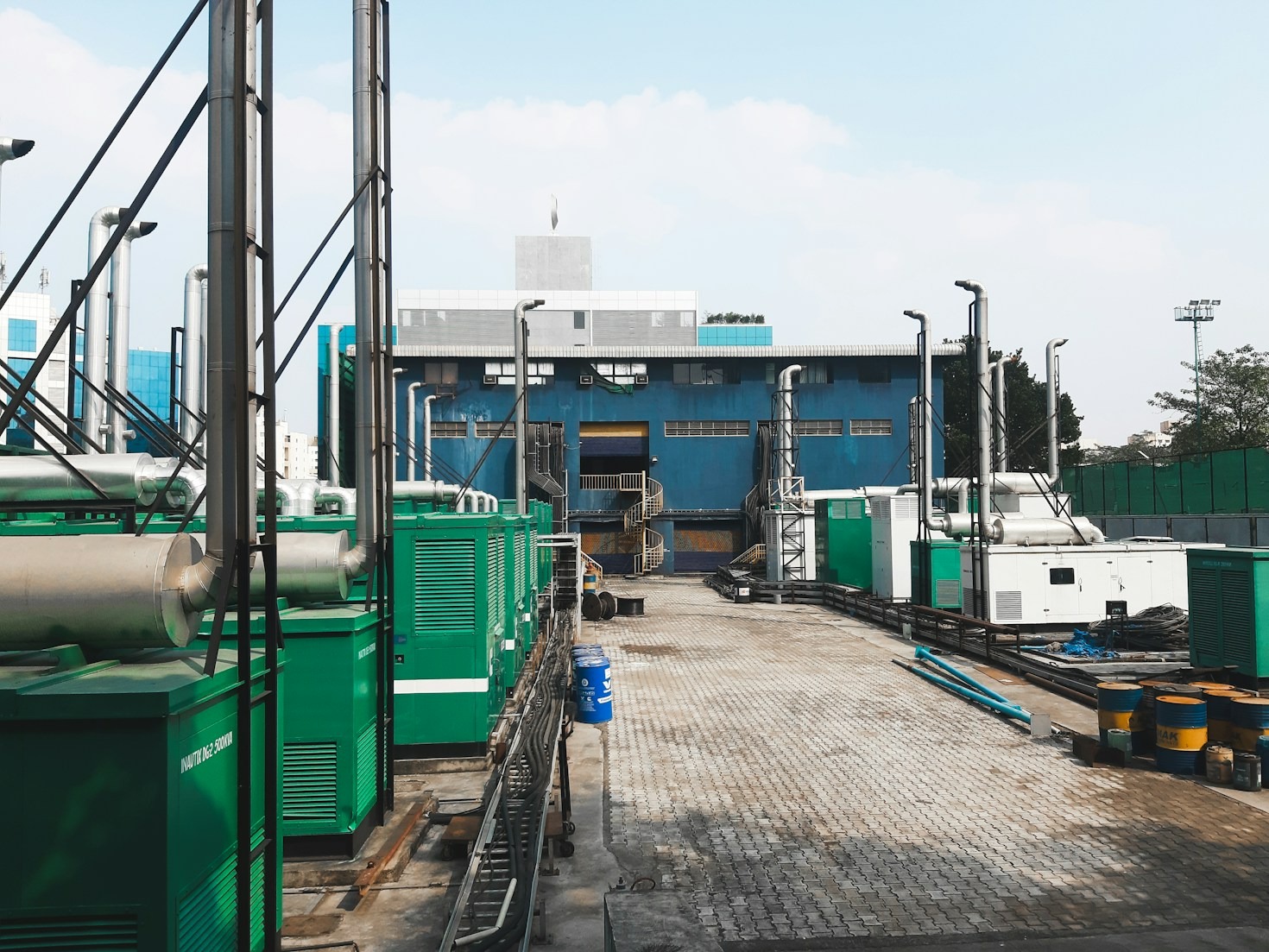 Manfaat Menggunakan Genset dalam Operasi Industri